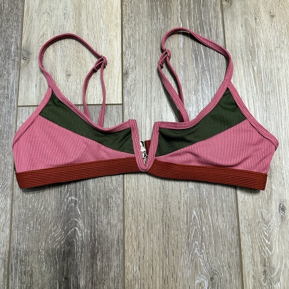 #4) cute multi color bikini top. Excellent condition.